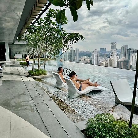 Klcc Suites At Axon By Skypool Куала-Лумпур Экстерьер фото