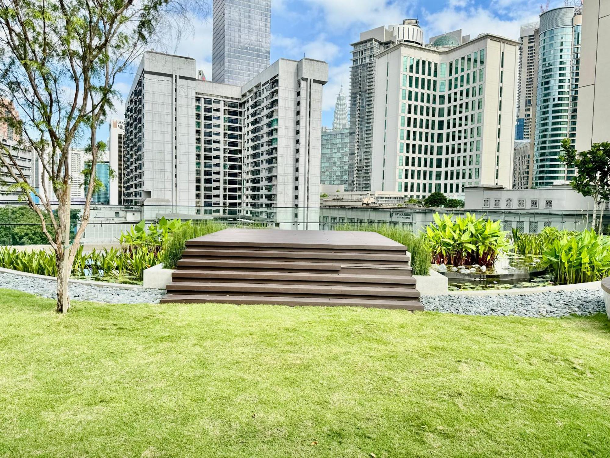 Klcc Suites At Axon By Skypool Куала-Лумпур Экстерьер фото