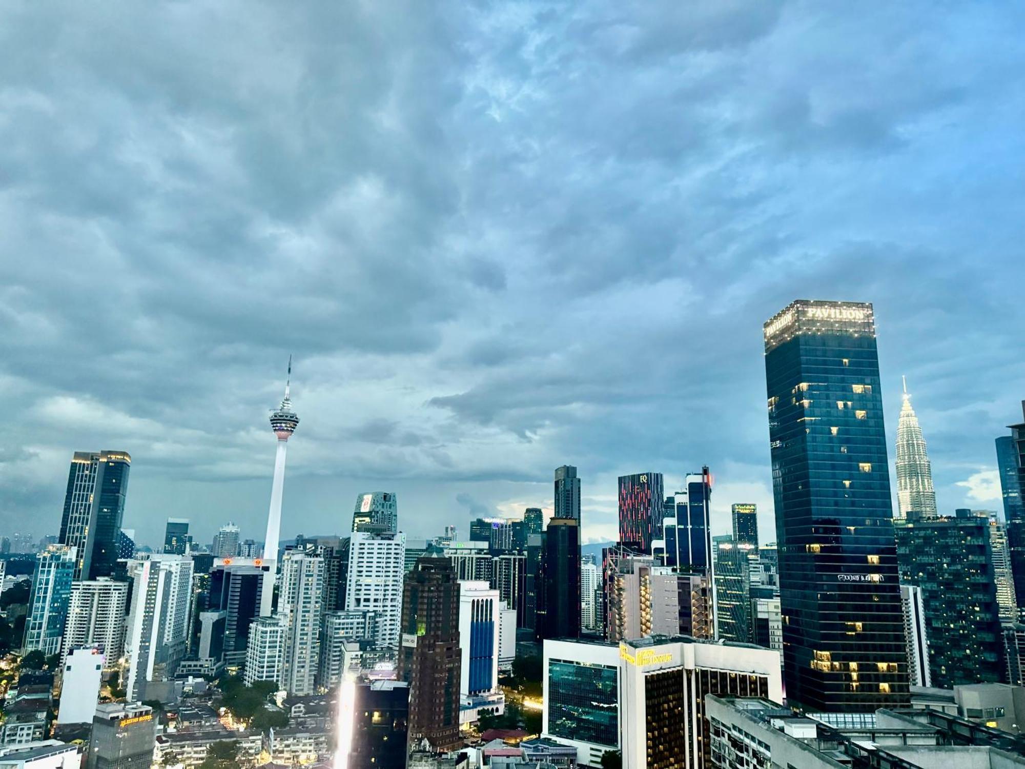 Klcc Suites At Axon By Skypool Куала-Лумпур Экстерьер фото