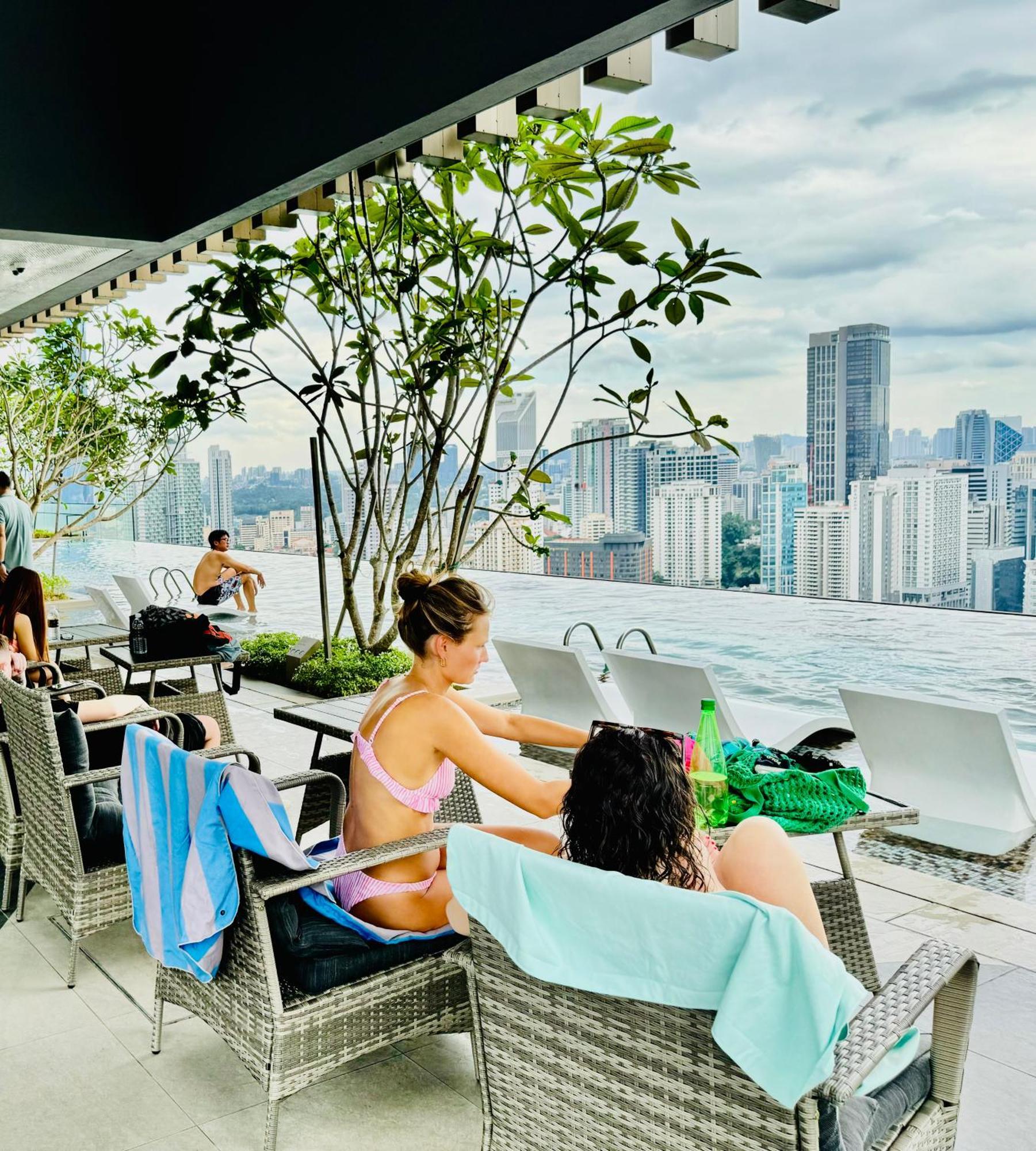 Klcc Suites At Axon By Skypool Куала-Лумпур Экстерьер фото