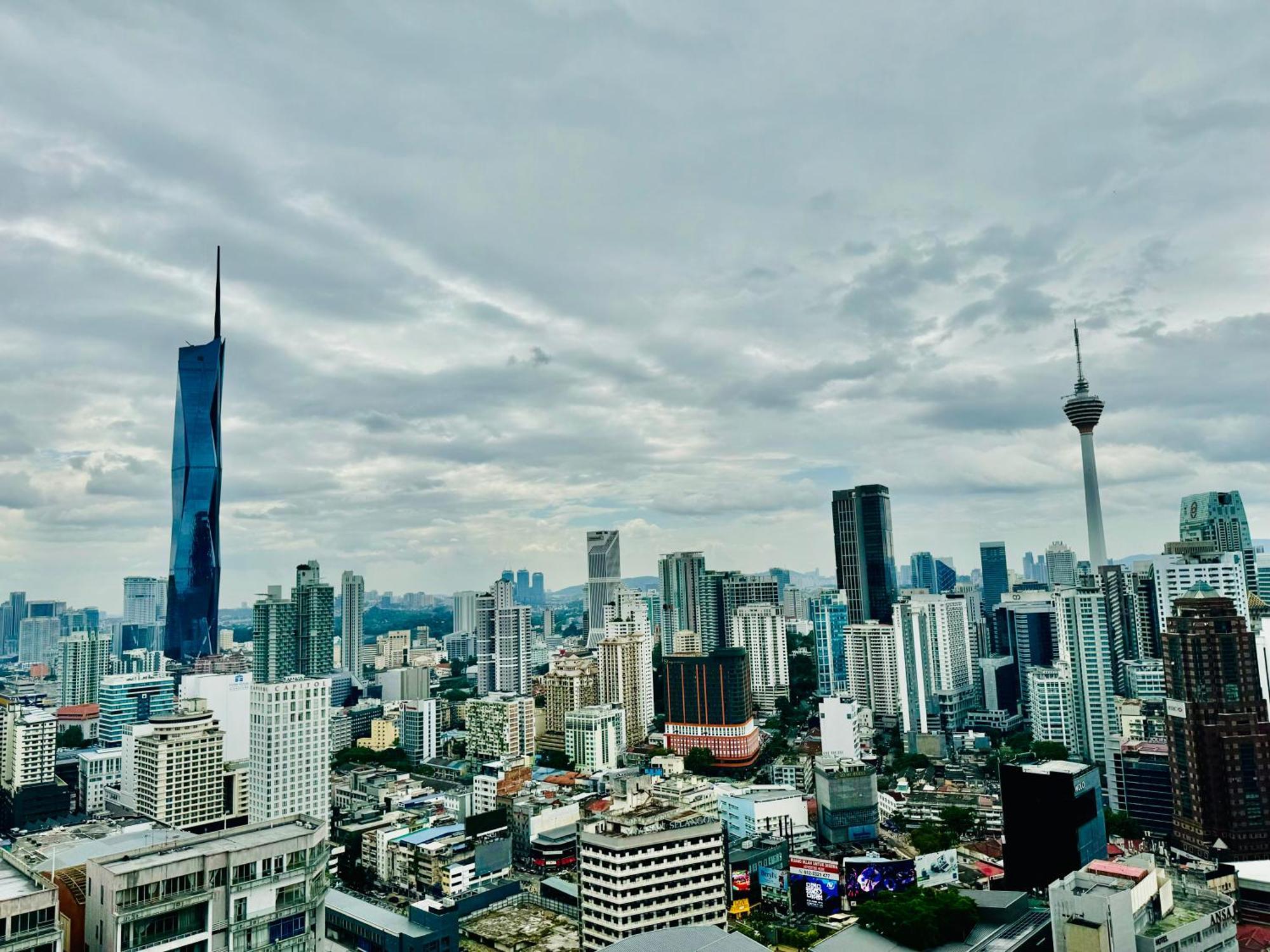 Klcc Suites At Axon By Skypool Куала-Лумпур Экстерьер фото