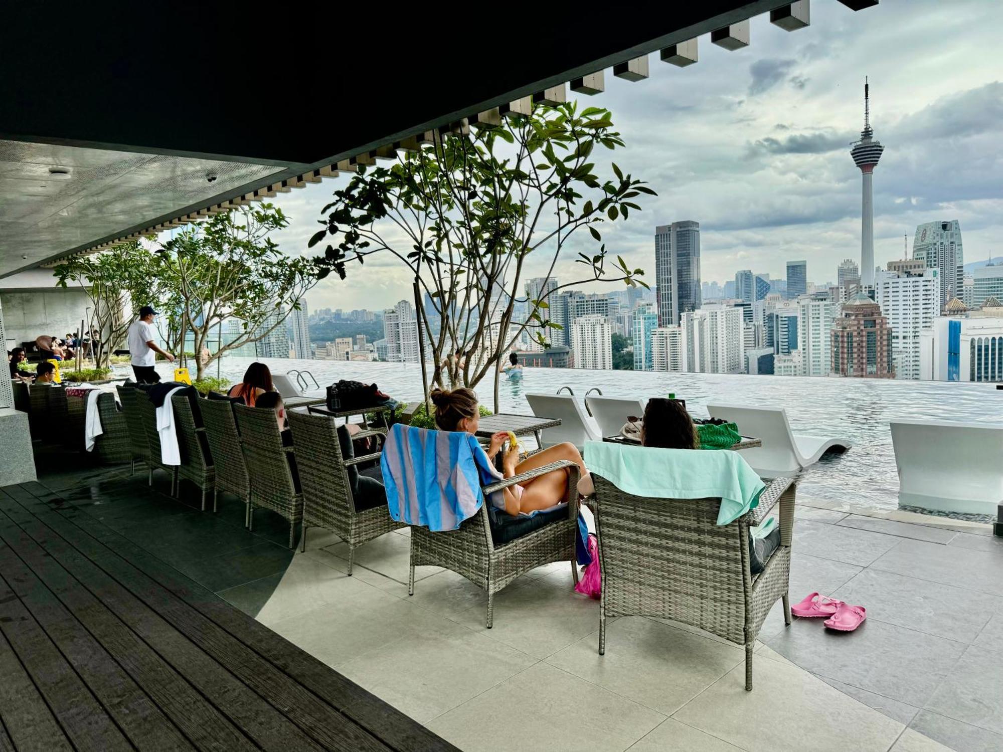 Klcc Suites At Axon By Skypool Куала-Лумпур Экстерьер фото