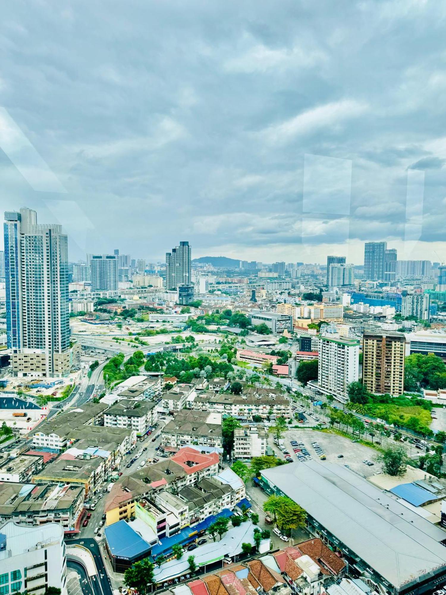 Klcc Suites At Axon By Skypool Куала-Лумпур Экстерьер фото
