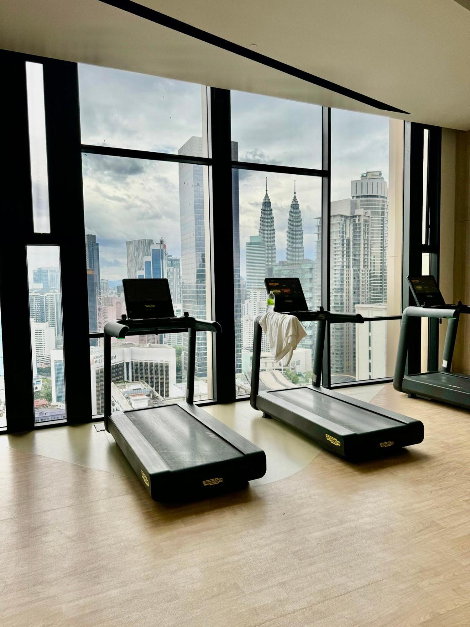 Klcc Suites At Axon By Skypool Куала-Лумпур Экстерьер фото